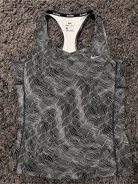 Nike Dri-FIT Black & White Racerback Tank Size Medium